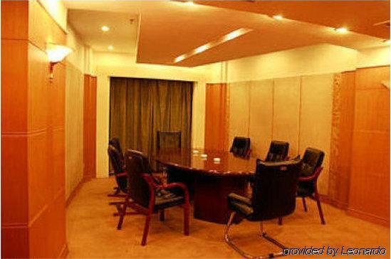 Hotel Crown Wuhan Facilidades foto