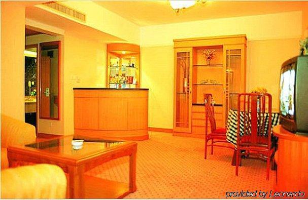 Hotel Crown Wuhan Habitación foto