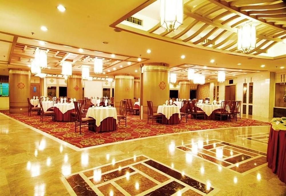Hotel Crown Wuhan Exterior foto